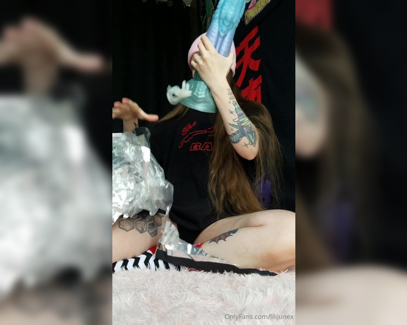 Lilijunex aka Lilijunex OnlyFans - The mail man is playing me so I havethats right! Another unboxing video! Brought to you by
