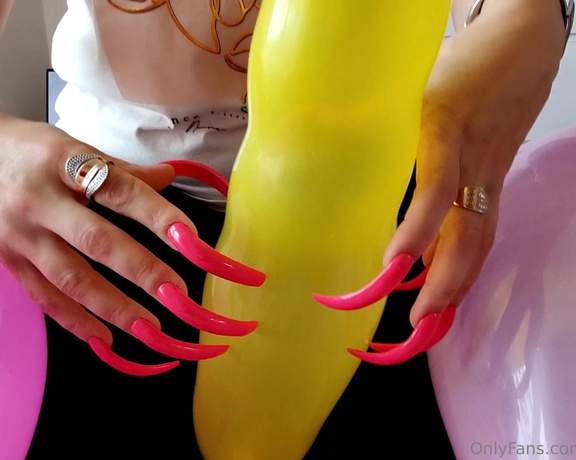 Lora Long Nails aka Loralongnails OnlyFans - Balloon GameBalloon Explosion