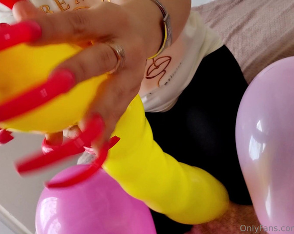 Lora Long Nails aka Loralongnails OnlyFans - Balloon GameBalloon Explosion