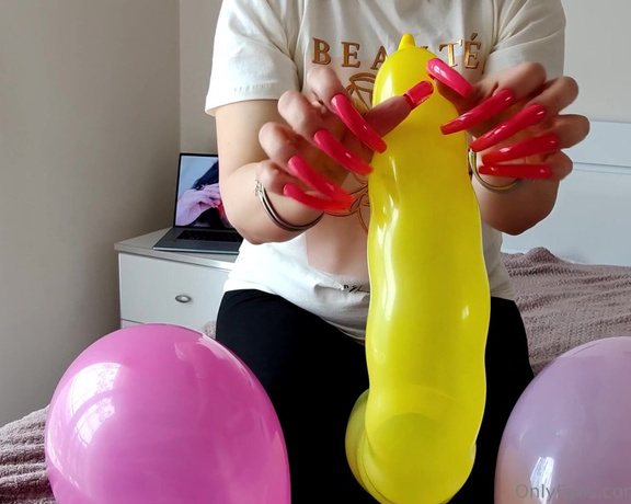 Lora Long Nails aka Loralongnails OnlyFans - Balloon GameBalloon Explosion