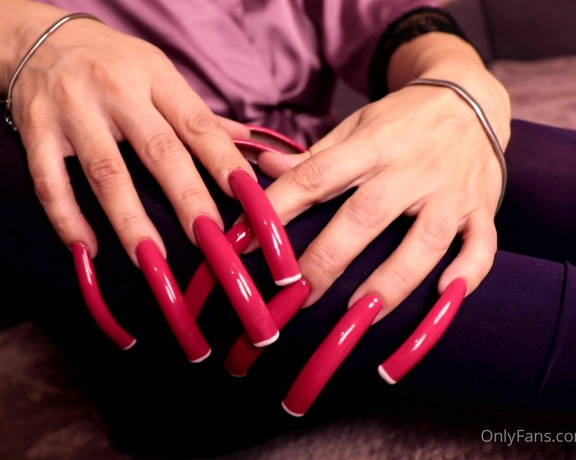 Lora Long Nails aka Loralongnails OnlyFans - Relaxing Pink French Toenails