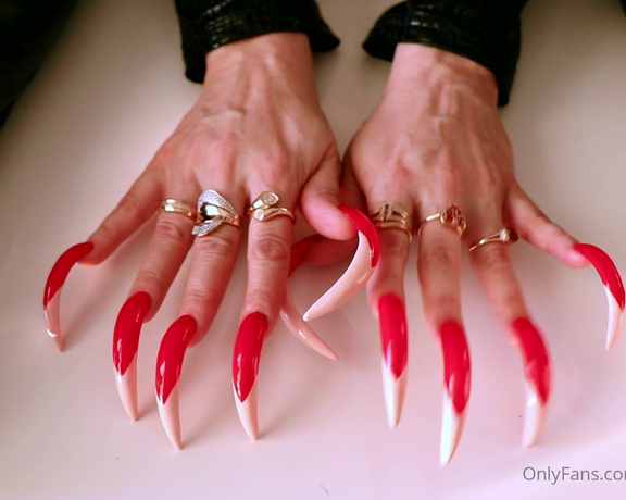 Lora Long Nails aka Loralongnails OnlyFans - Fast TAPPING  Long NAILS & ToeNAILS