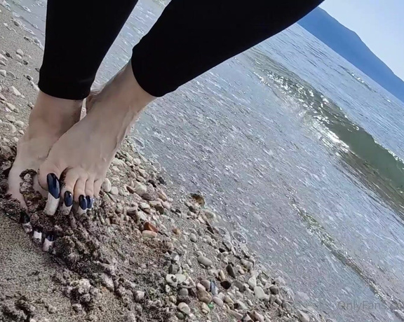 Lora Long Nails aka Loralongnails OnlyFans - Walking along the seashore Long BLACK French Square Nails