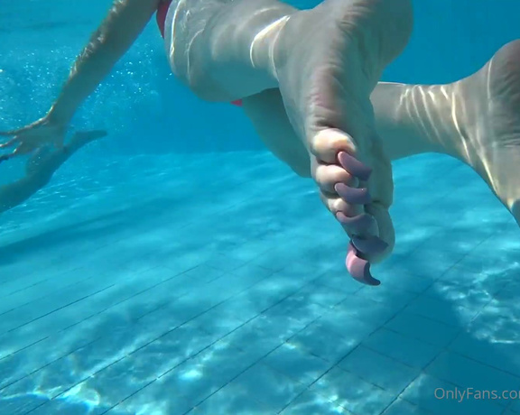 Lora Long Nails aka Loralongnails OnlyFans - Swimming in the pool with long toenails