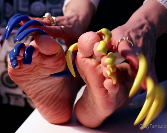 Lora Long Nails aka Loralongnails OnlyFans - Blue & Yellow, Soles and Long Nails