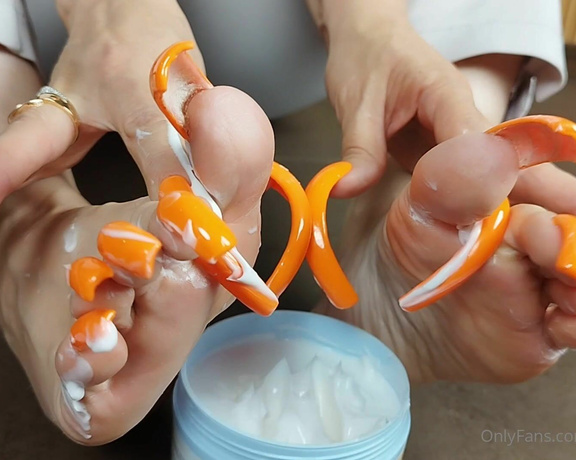 Lora Long Nails aka Loralongnails OnlyFans - Orange Long Toenails Feet Massage
