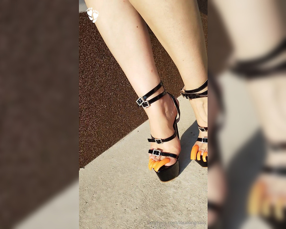 Lora Long Nails aka Loralongnails OnlyFans - Showing yellow toenails and black heels