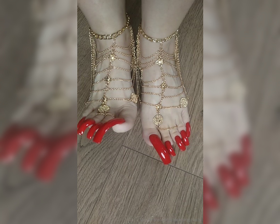 Lora Long Nails aka Loralongnails OnlyFans - Long RED Toenails tapping