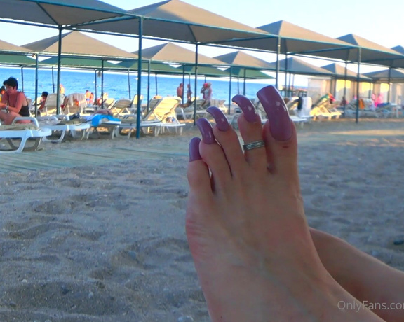 Lora Long Nails aka Loralongnails OnlyFans - Sun, sea and sand Relaxation for body and soul I lie on the beach and enjoy the sea air, plea