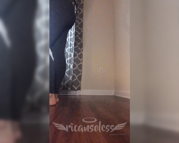 Mama Rican aka Ricansoless OnlyFans - Home workouts with bare feet