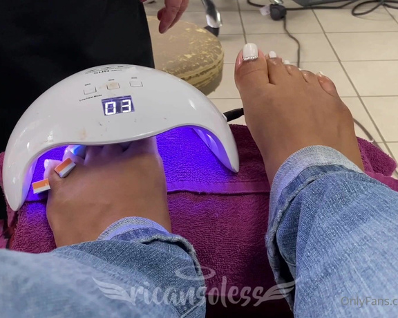 Mama Rican aka Ricansoless OnlyFans - Fresh pearl pedicure for Vegas what do you think of