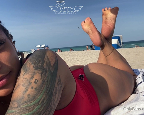 Mama Rican aka Ricansoless OnlyFans - At the beach tanning in the pose I love to be watched