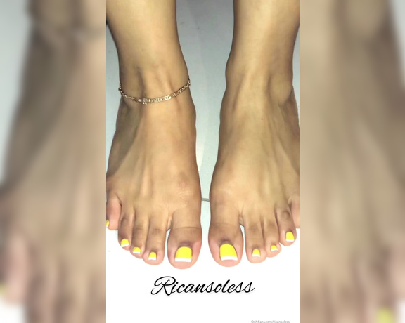 Mama Rican aka Ricansoless OnlyFans - Close up of my yellow French pedi Get lost in my soft wrinkly soles