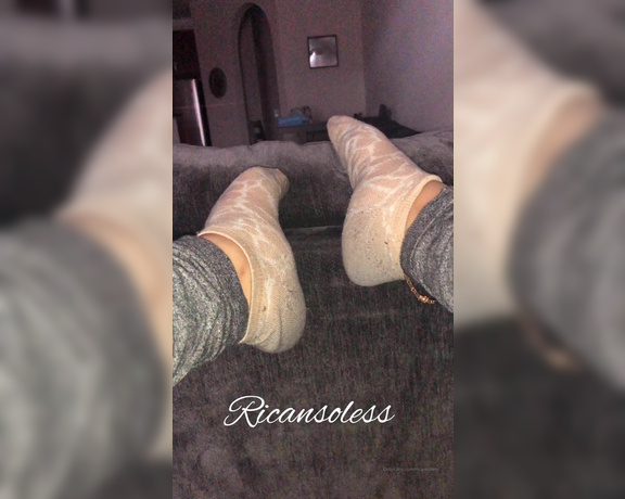 Mama Rican aka Ricansoless OnlyFans - Yellow French Pedi What do you think