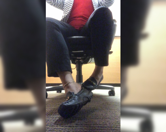 Mama Rican aka Ricansoless OnlyFans - Watch me tease you at work with my loafers