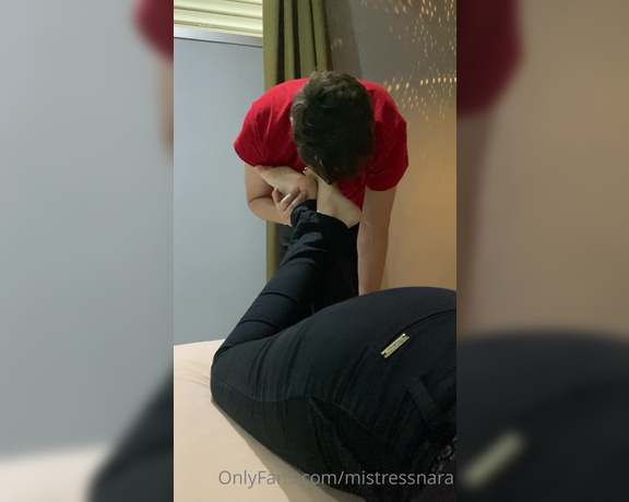 Mistress Nara Neveu aka Mistressnara OnlyFans - Part 1 @cinza13 in the worship of my beautiful feet! He sucks my feet so good In the next post t 2