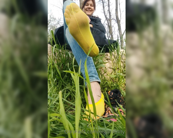 Olga Infinity aka Olgainfinity OnlyFans - Yellow dirty smelly nylon socks in the park)) 1