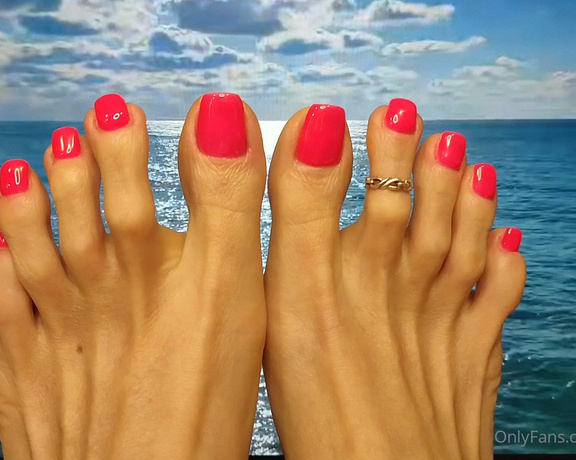 Olga Infinity aka Olgainfinity OnlyFans - When l really want to go to the sea with a new pedicure