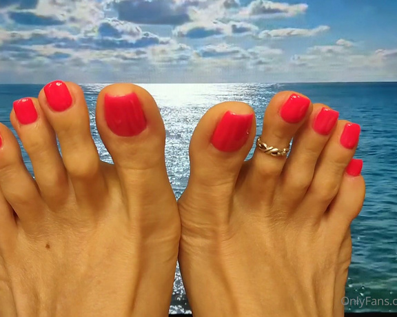 Olga Infinity aka Olgainfinity OnlyFans - When l really want to go to the sea with a new pedicure