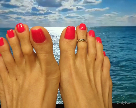 Olga Infinity aka Olgainfinity OnlyFans - When l really want to go to the sea with a new pedicure