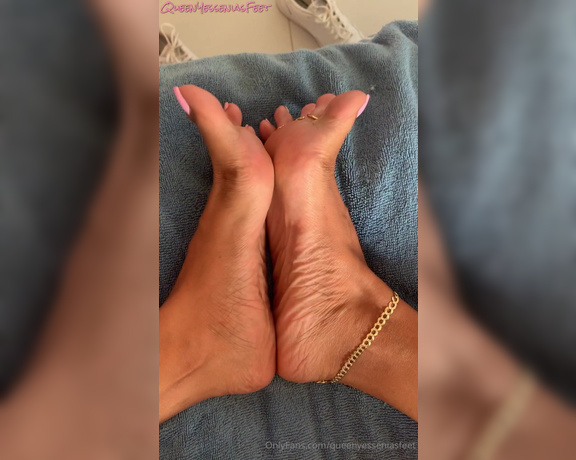 Queen Yessenia aka Queenyesseniasfeet OnlyFans - Royal Toes & Soles