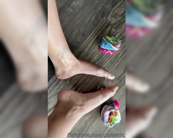 Zafeet aka Zafeetllc OnlyFans - Spit and feet 2