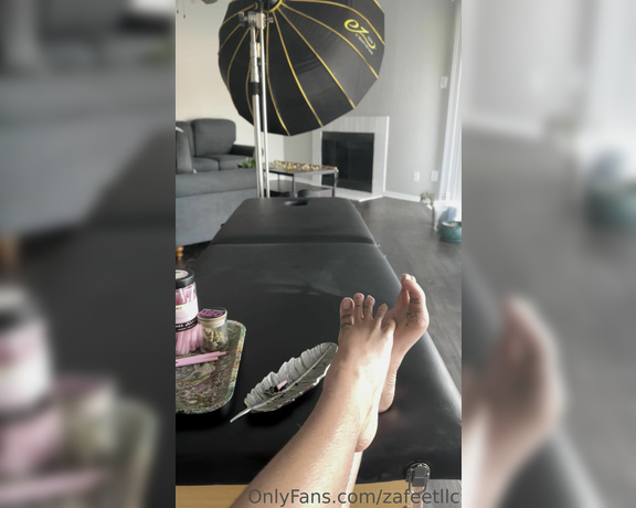 Zafeet aka Zafeetllc OnlyFans - My long beautiful toes