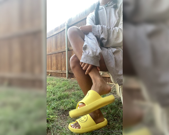 Zafeet aka Zafeetllc OnlyFans - Outside flopping in flip flops