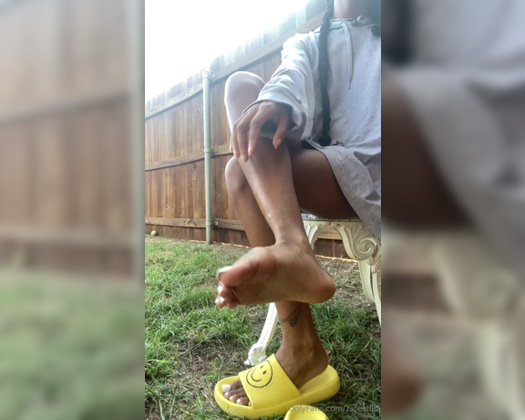 Zafeet aka Zafeetllc OnlyFans - Outside flopping in flip flops