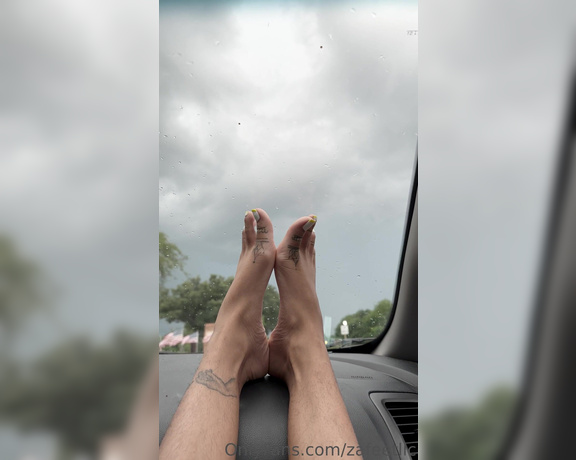 Zafeet aka Zafeetllc OnlyFans - Rainy car wiggles for all the foot lovers driving view