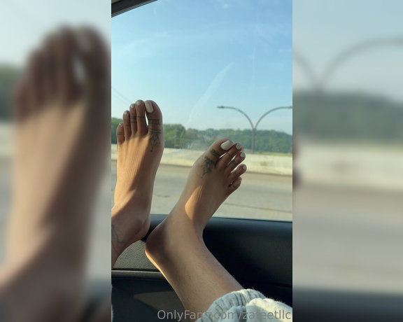 Zafeet aka Zafeetllc OnlyFans - Car window and foot prints vibes tehe