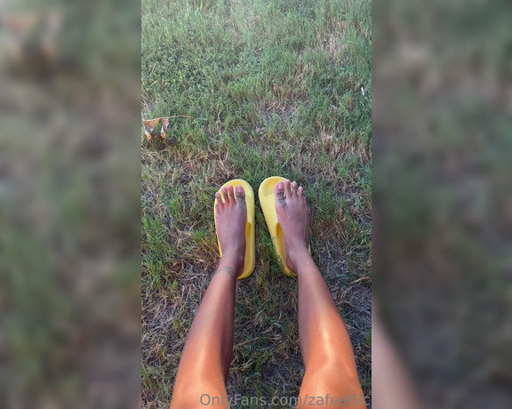 Zafeet aka Zafeetllc OnlyFans - Sexy Legs & sexy feet just beautifully Sunkissed  1