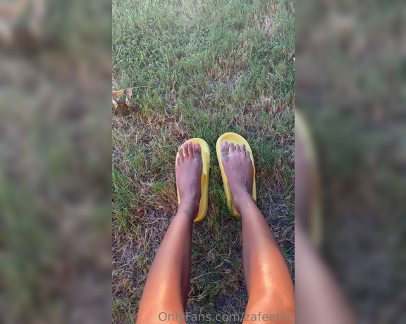 Zafeet aka Zafeetllc OnlyFans - Sexy Legs & sexy feet just beautifully Sunkissed  1