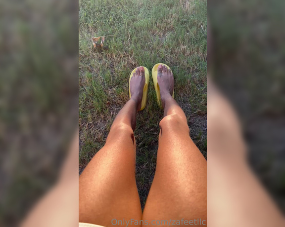 Zafeet aka Zafeetllc OnlyFans - Sexy Legs & sexy feet just beautifully Sunkissed  1