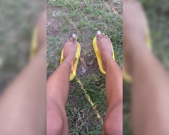 Zafeet aka Zafeetllc OnlyFans - Wiggling In the sun