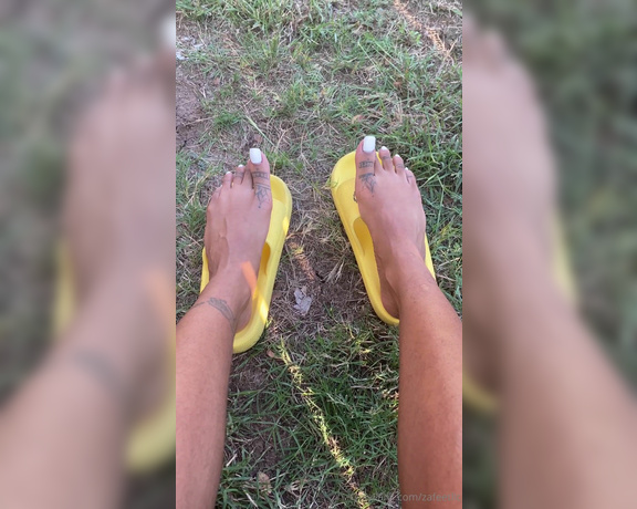 Zafeet aka Zafeetllc OnlyFans - Wiggling In the sun