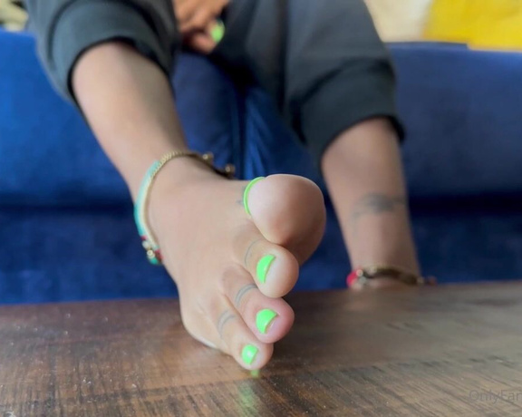 Zafeet aka Zafeetllc OnlyFans - Wiggling these sexy toes under the table