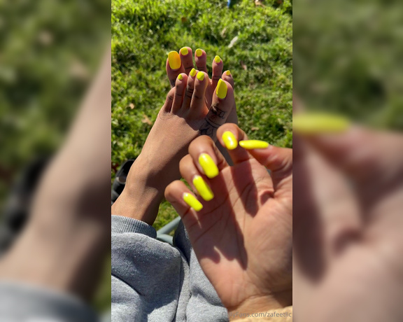 Zafeet aka Zafeetllc OnlyFans - Sexy long toes in grass