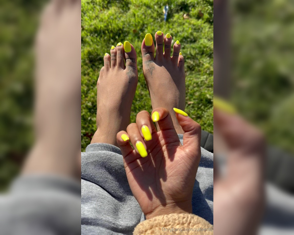 Zafeet aka Zafeetllc OnlyFans - Sexy long toes in grass