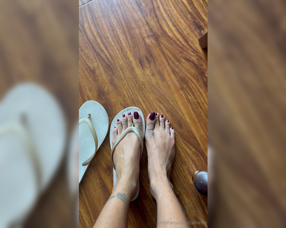 Zafeet aka Zafeetllc OnlyFans - Flopping around the house