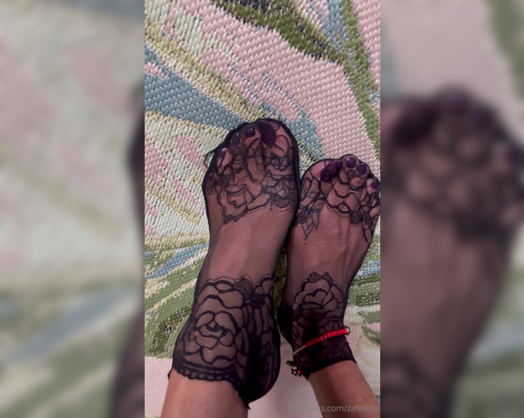 Zafeet aka Zafeetllc OnlyFans - Sexy lace sock spreads