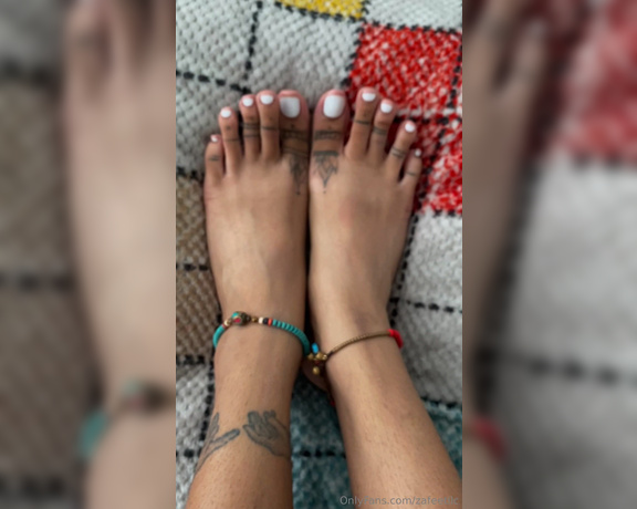 Zafeet aka Zafeetllc OnlyFans - Delicious bed feet