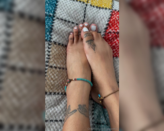 Zafeet aka Zafeetllc OnlyFans - Delicious bed feet