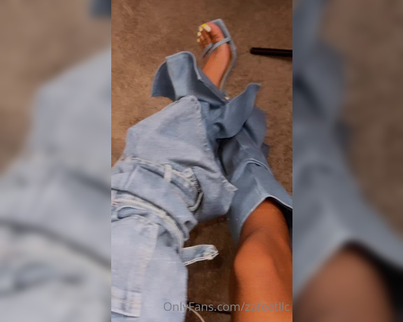 Zafeet aka Zafeetllc OnlyFans - Jean heels are literally the cutest