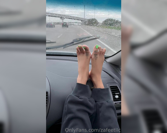 Zafeet aka Zafeetllc OnlyFans - Car wiggle with