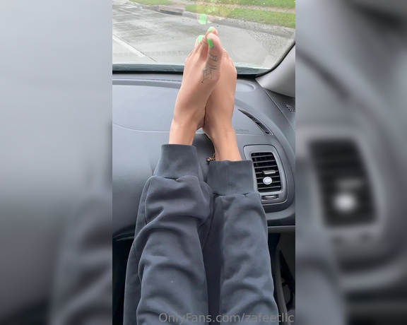 Zafeet aka Zafeetllc OnlyFans - Car wiggle with