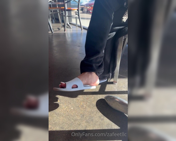 Zafeet aka Zafeetllc OnlyFans - Public dangle