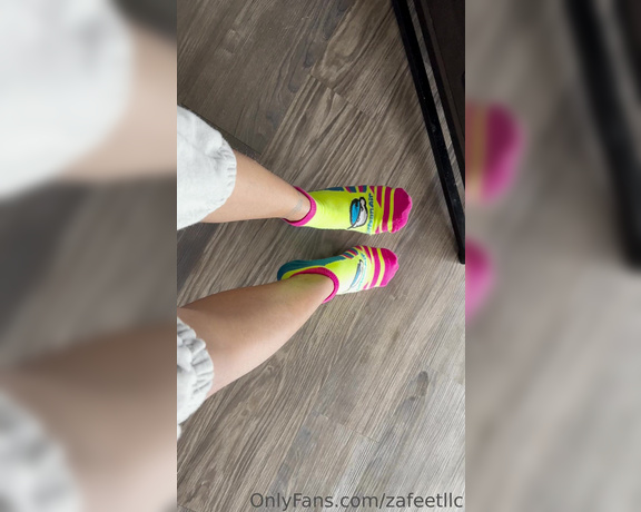 Zafeet aka Zafeetllc OnlyFans - Spit and feet 1