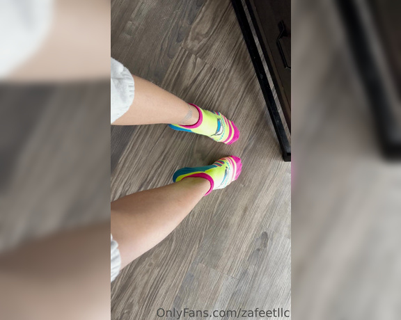 Zafeet aka Zafeetllc OnlyFans - Spit and feet 1