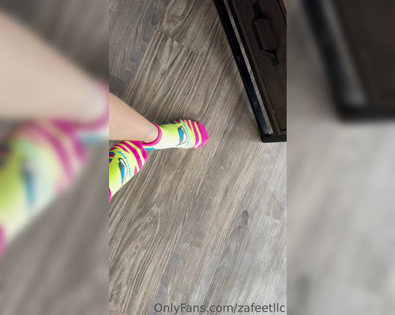 Zafeet aka Zafeetllc OnlyFans - Spit and feet 1